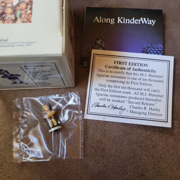 Five Goebel Miniature Hummel Figurines Olszewski Along KinderWay Series 1988 - Picture 2 of 7